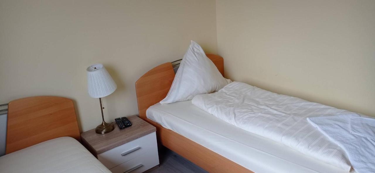 Taverna Hotel Roemerkrug Hanovre Chambre photo